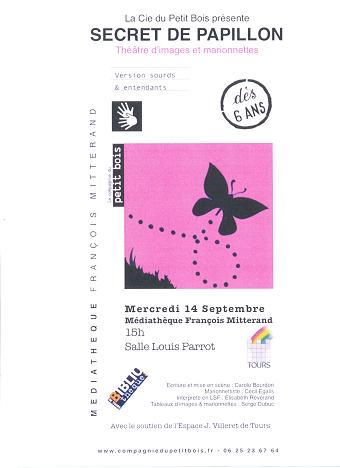 Affiche annonçant le spectacle de marionnette, affiche blanche avec dans un carré rose un papillon noir